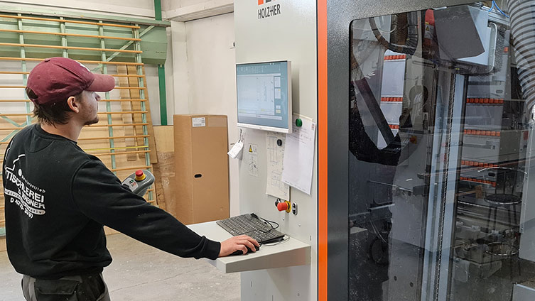 Bedienung der CNC Maschine